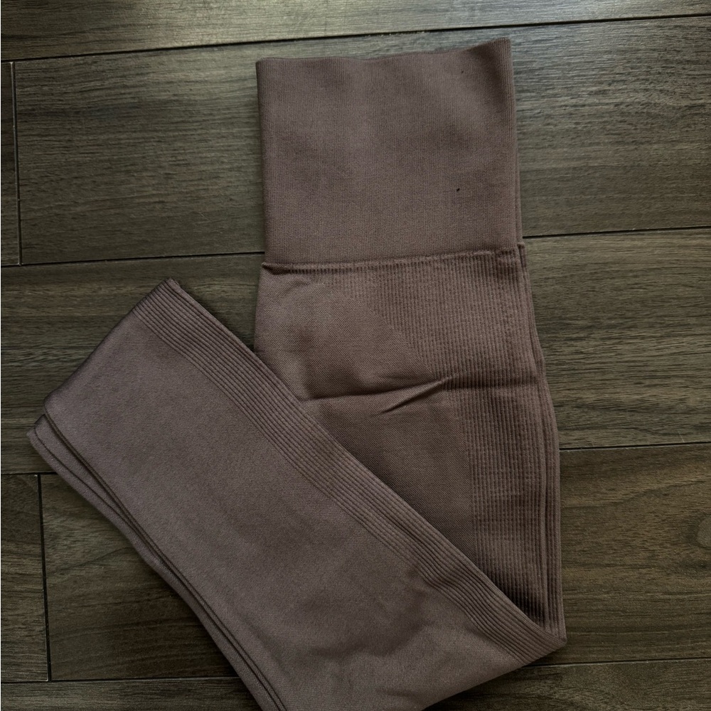 SET Active Brown Leggings